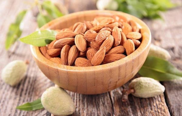 بادام درختی سفید قابل استفاده برای تولید آرد بادام